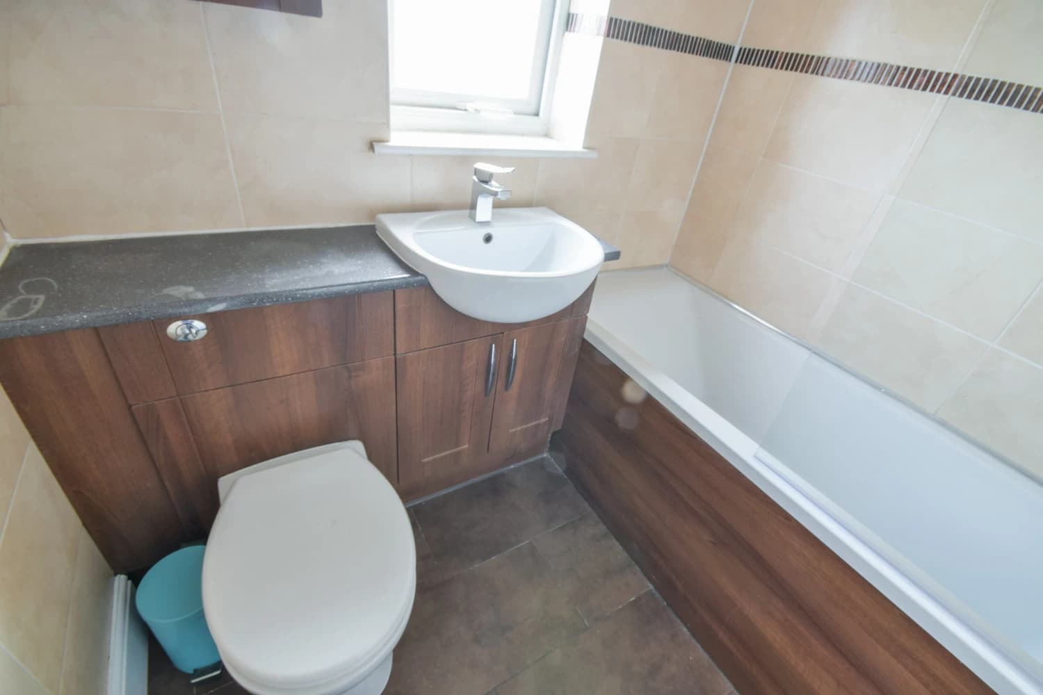 property photo 6 of 16