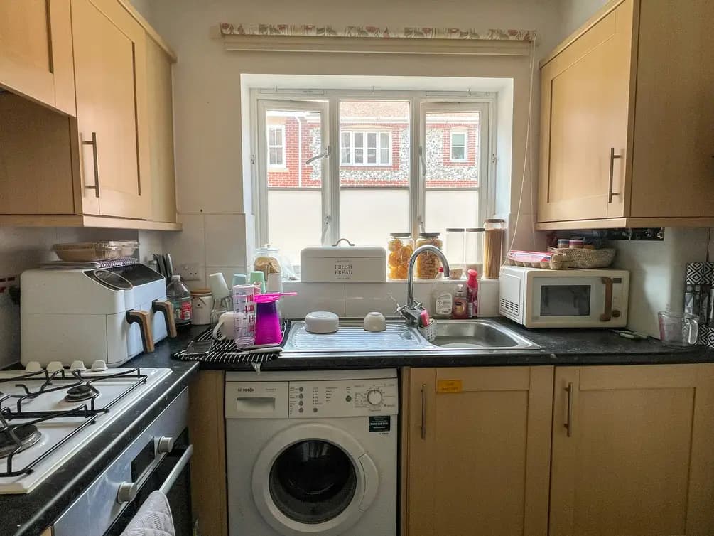 property photo 6 of 14