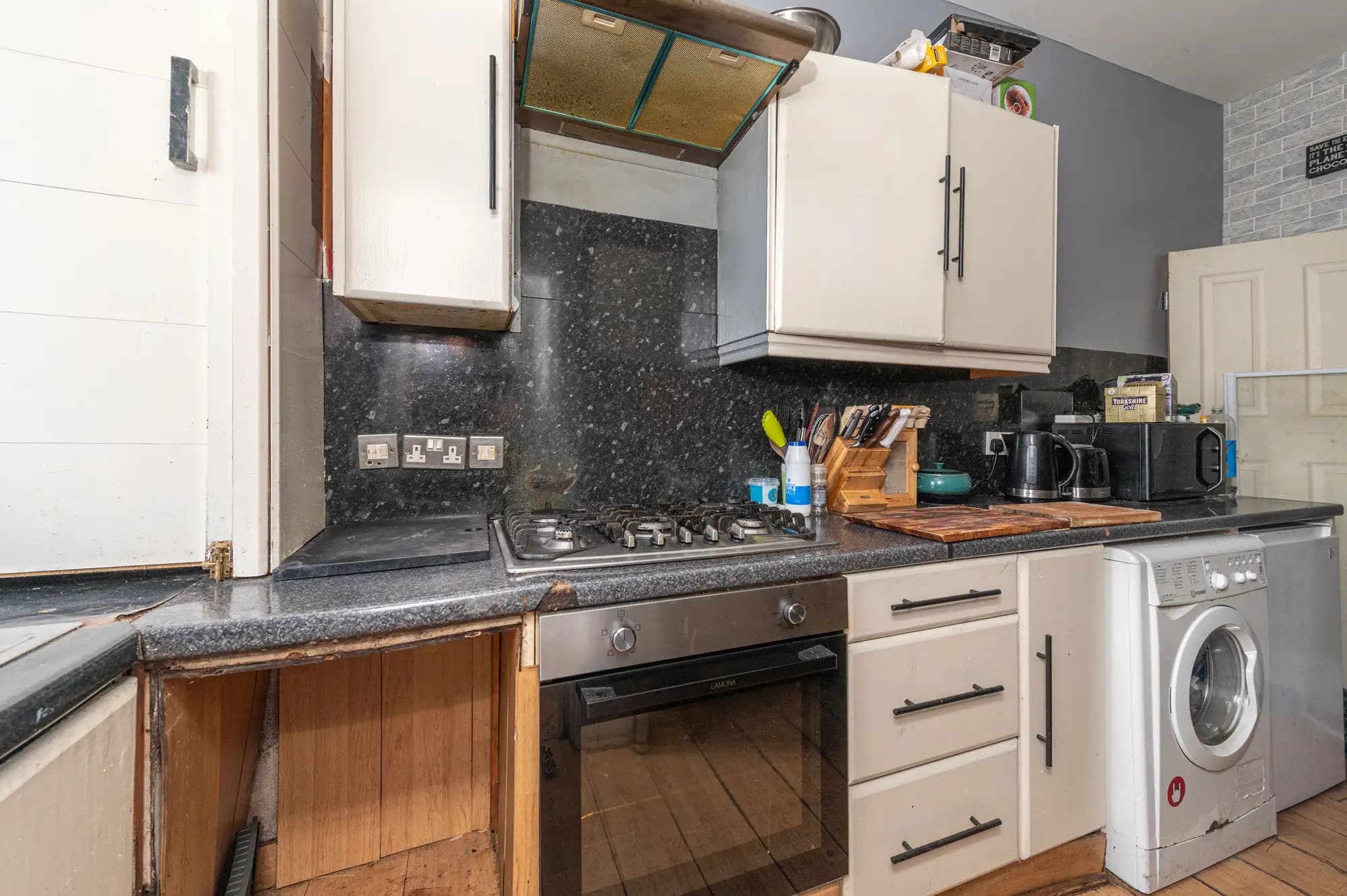 property photo 6 of 19