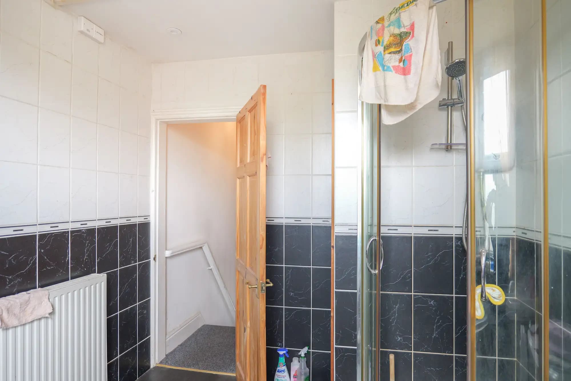 property photo 7 of 12