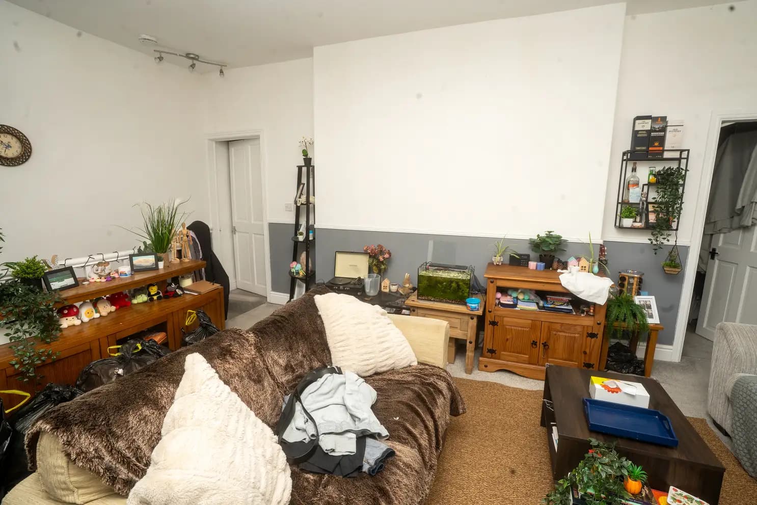 property photo 4 of 22