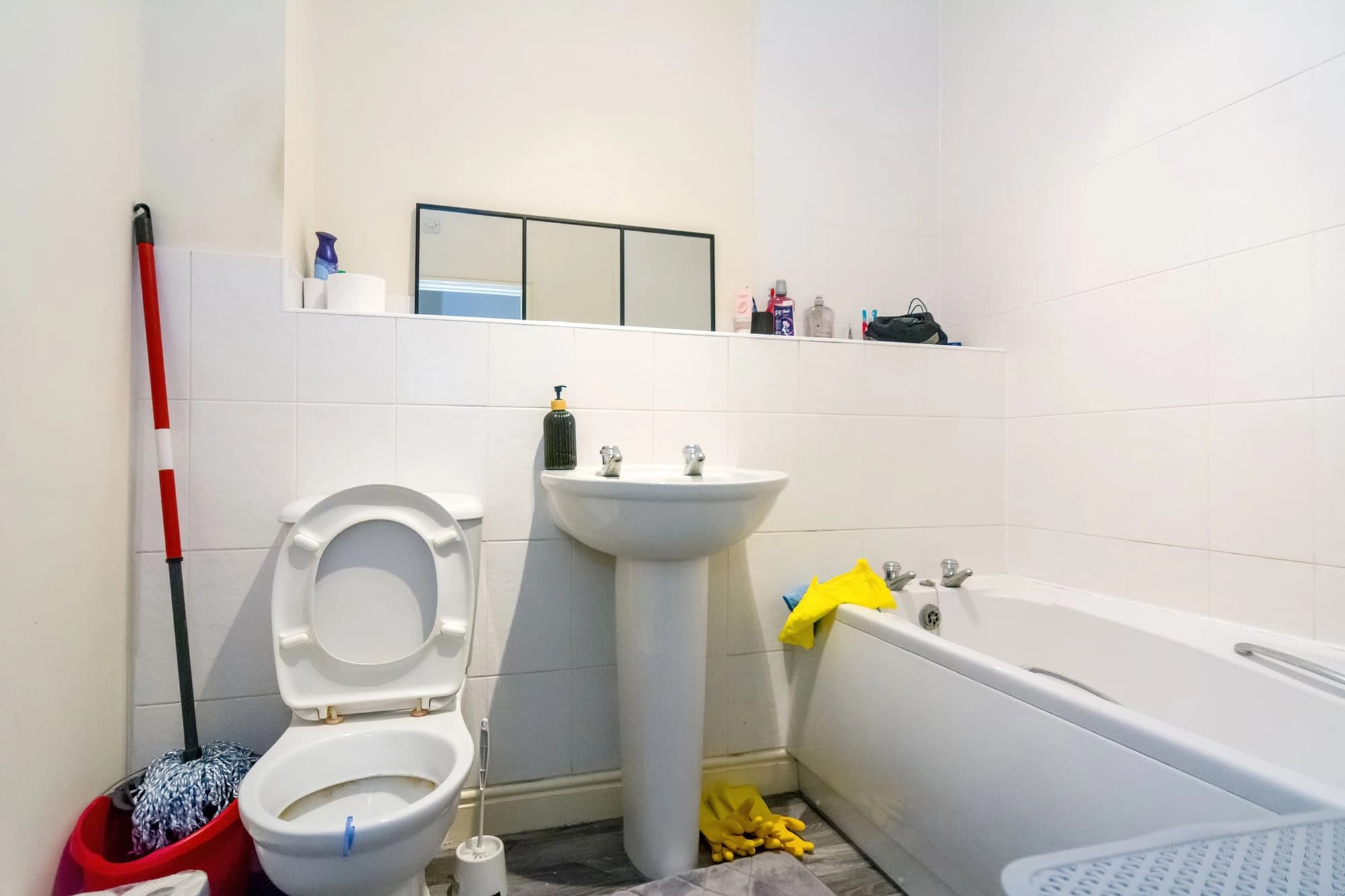 property photo 8 of 16