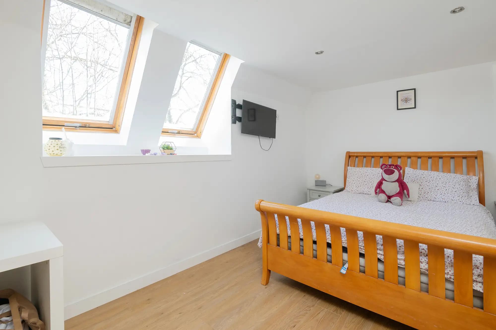 property photo 9 of 15