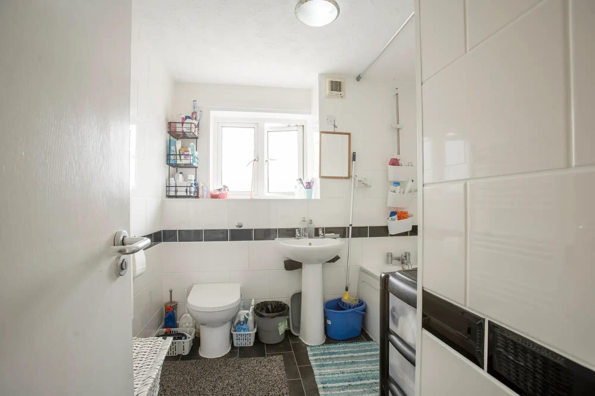 property photo 6 of 12
