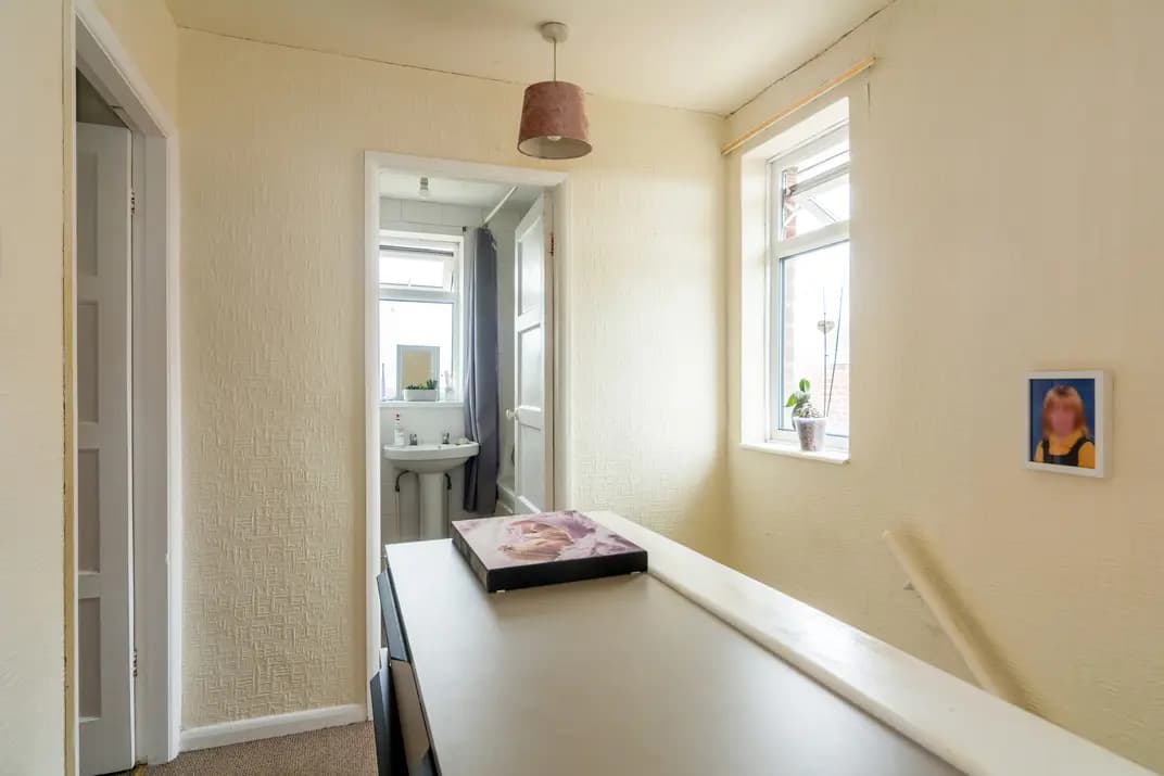 property photo 11 of 28