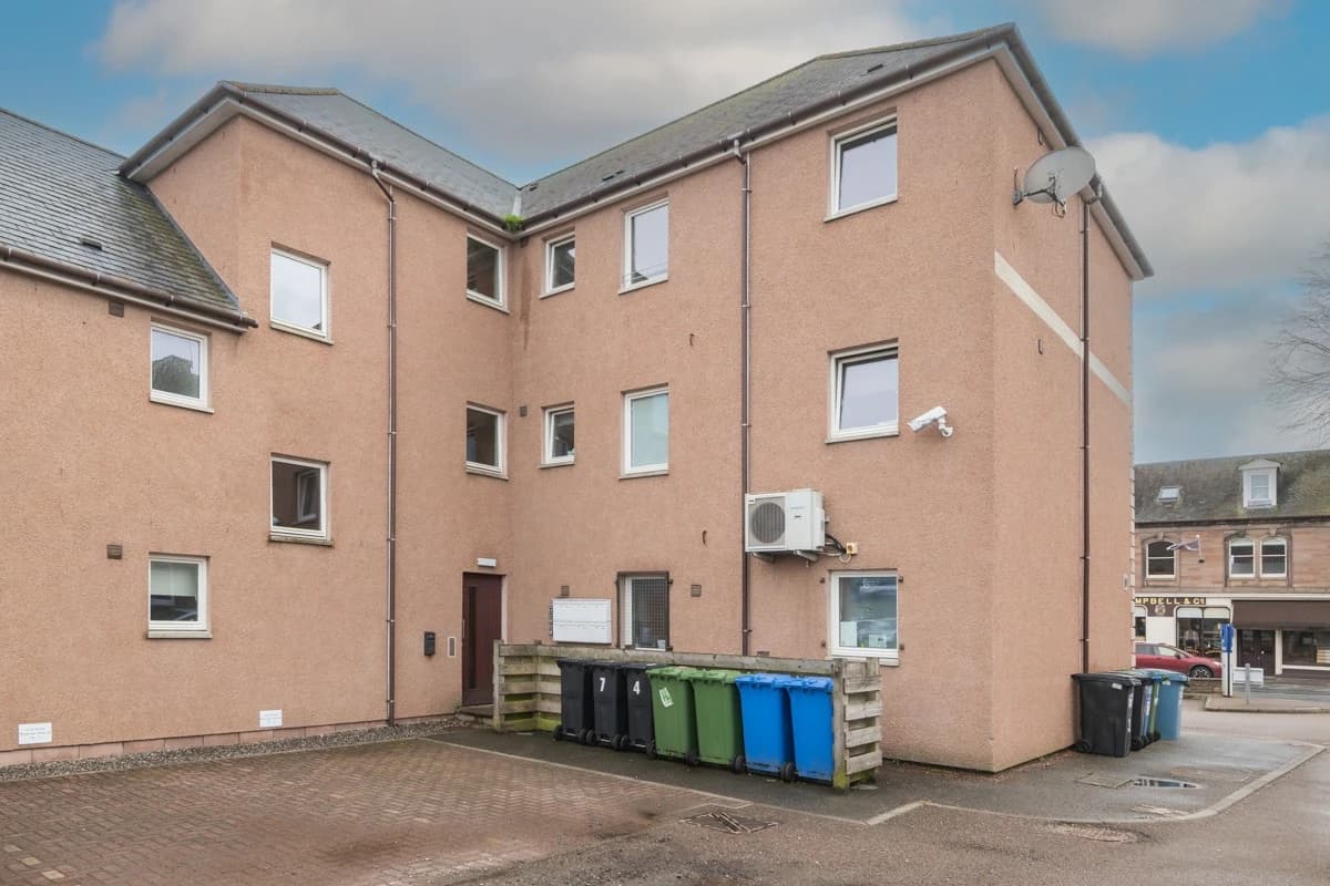 property photo 17 of 18