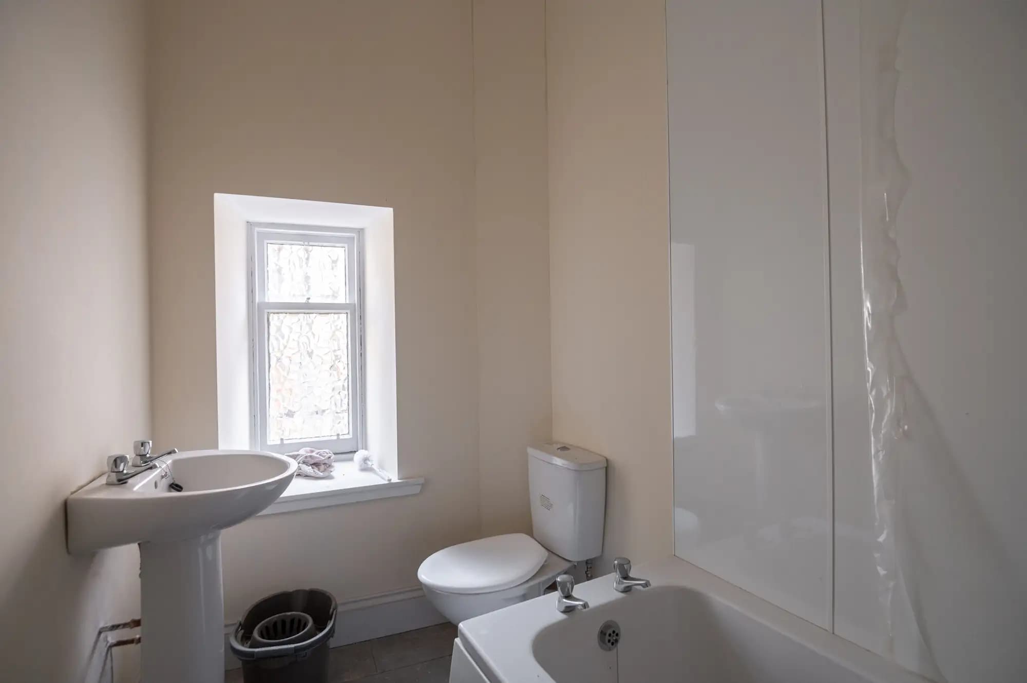 property photo 17 of 32