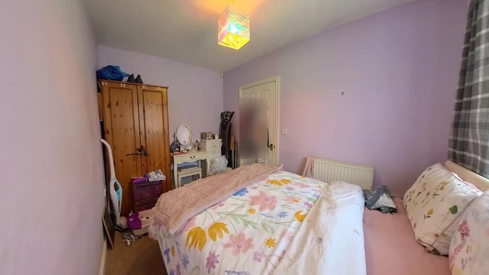 property photo 12 of 17