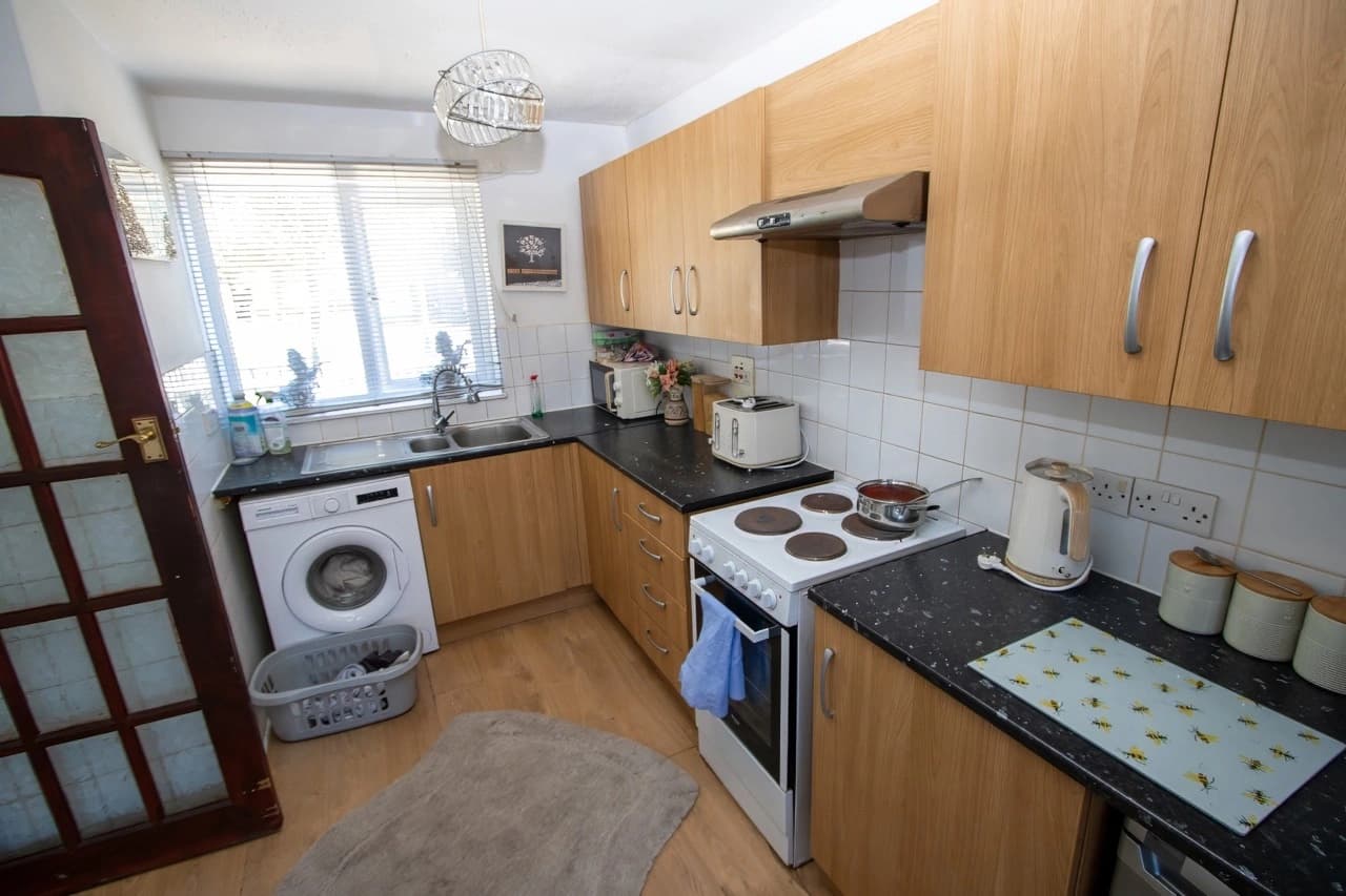 property photo 5 of 20