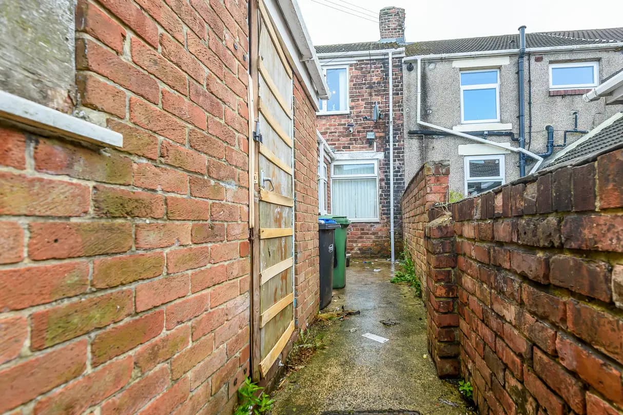 property photo 16 of 20