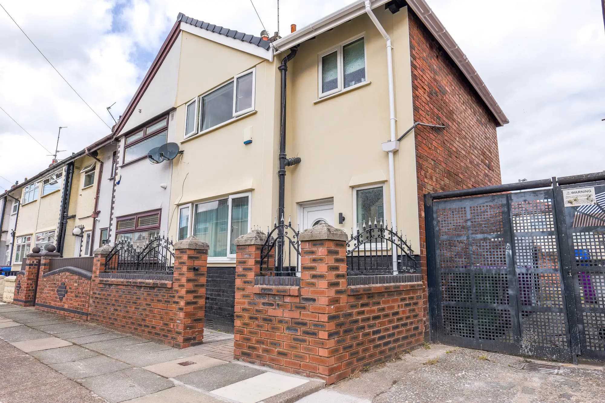 property photo 21 of 26