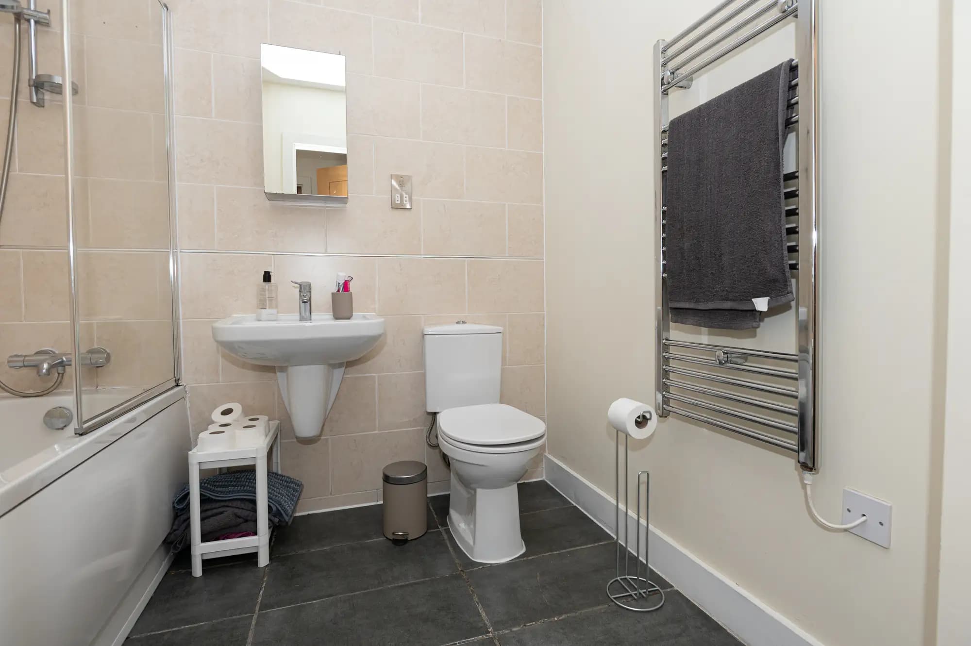property photo 9 of 18