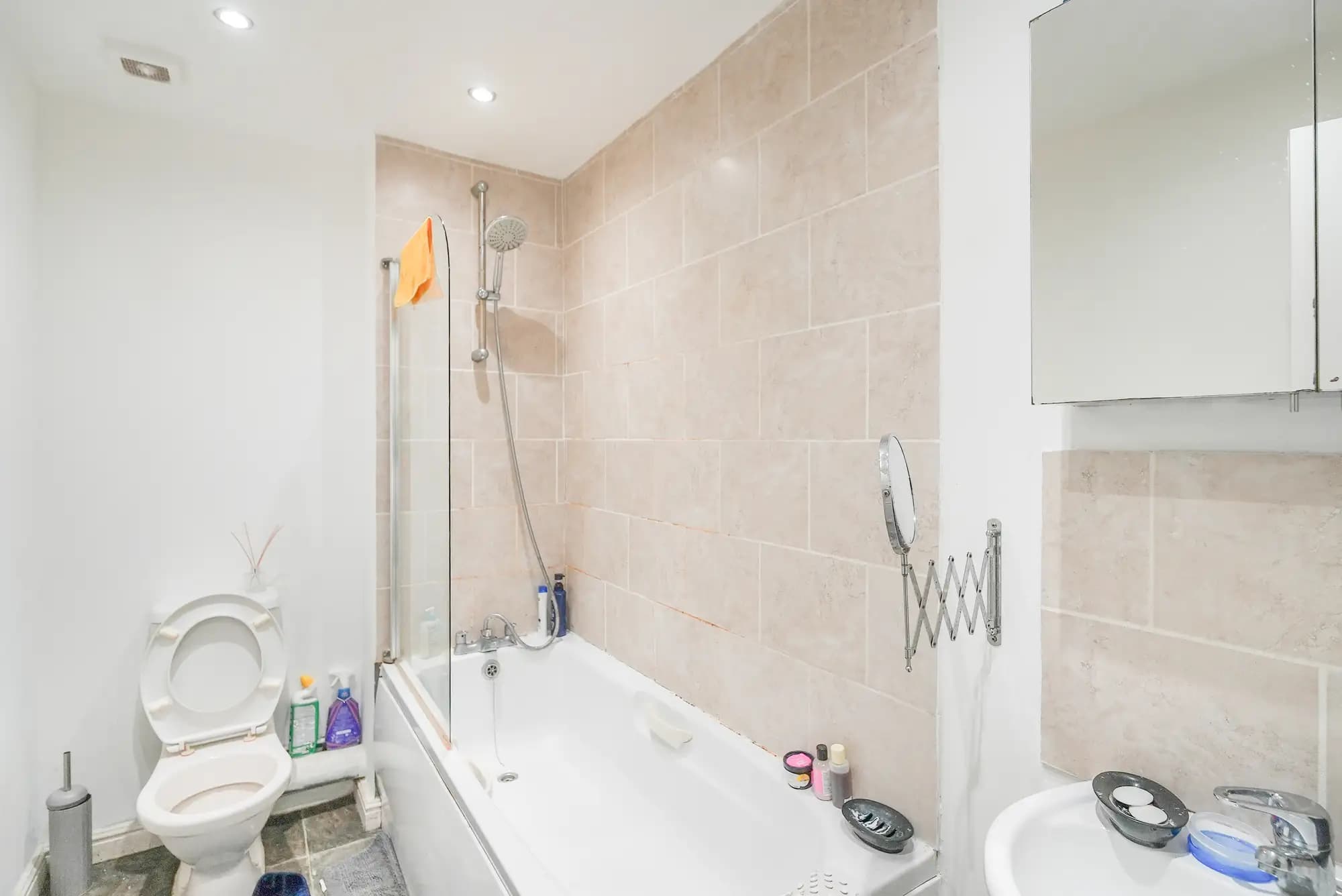 property photo 7 of 20