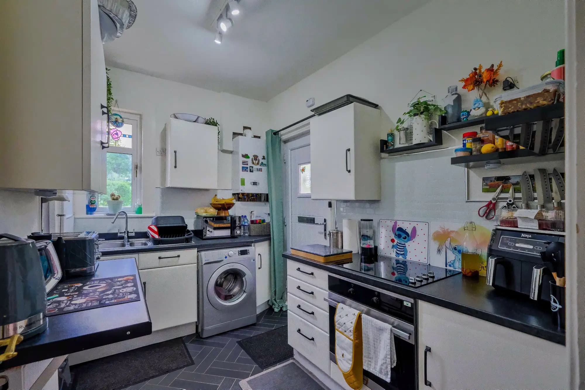 property photo 5 of 37