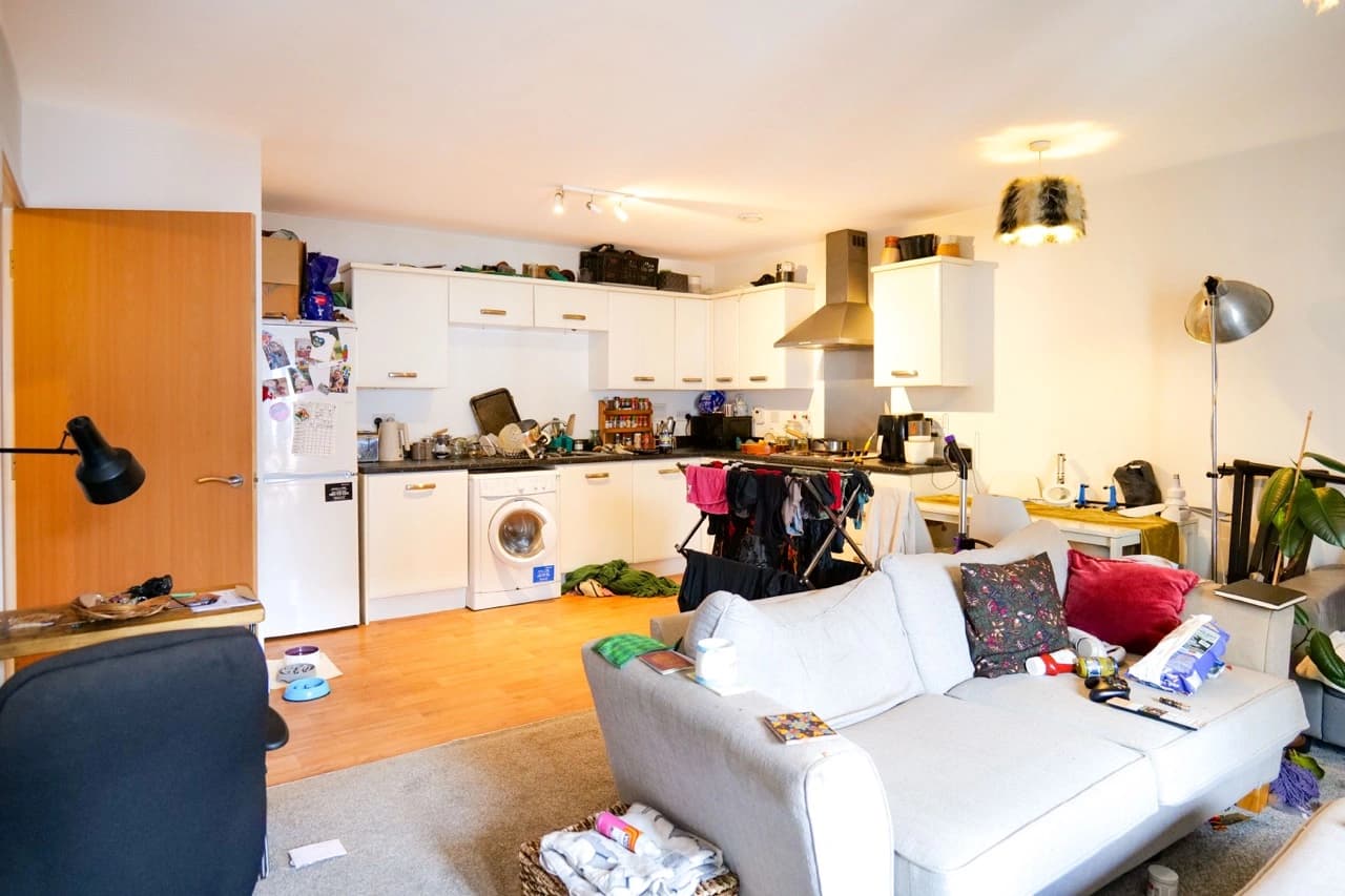 property photo 4 of 18