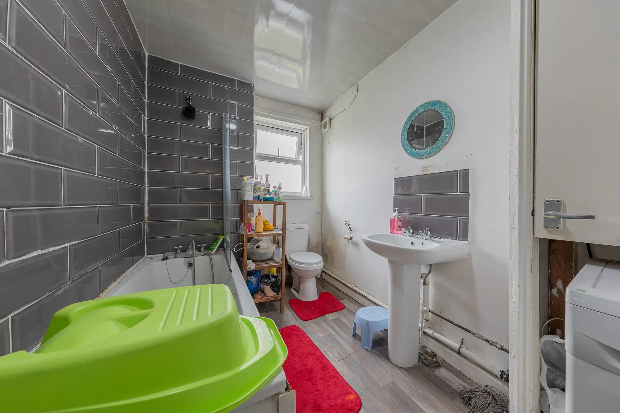 property photo 8 of 18