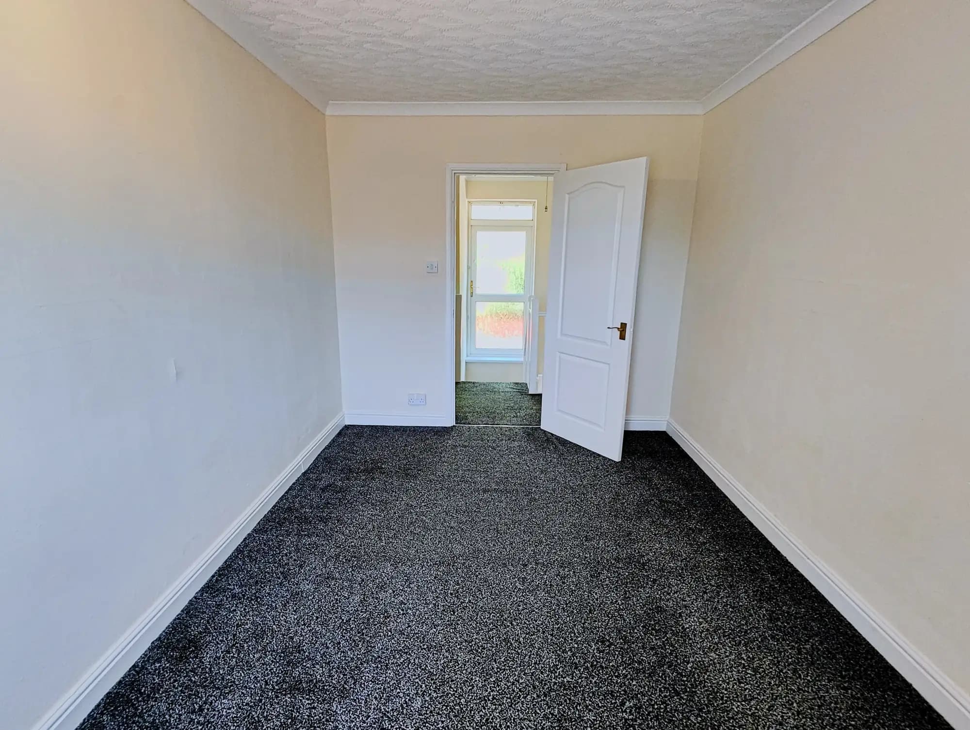 property photo 15 of 26