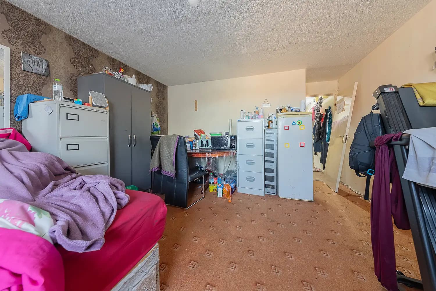 property photo 11 of 19