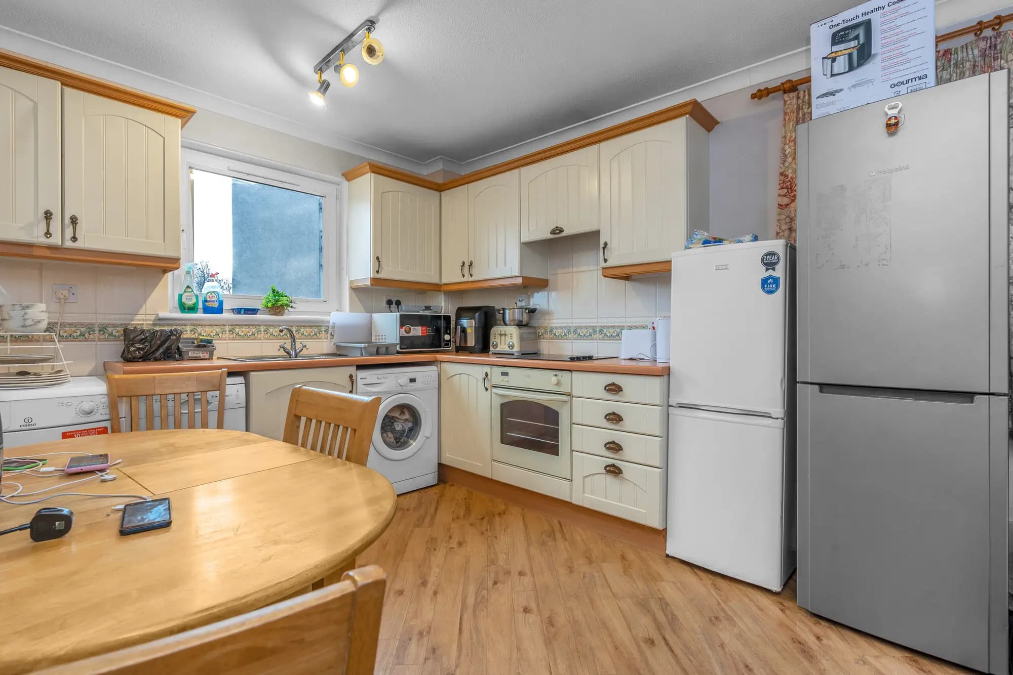 property photo 6 of 17