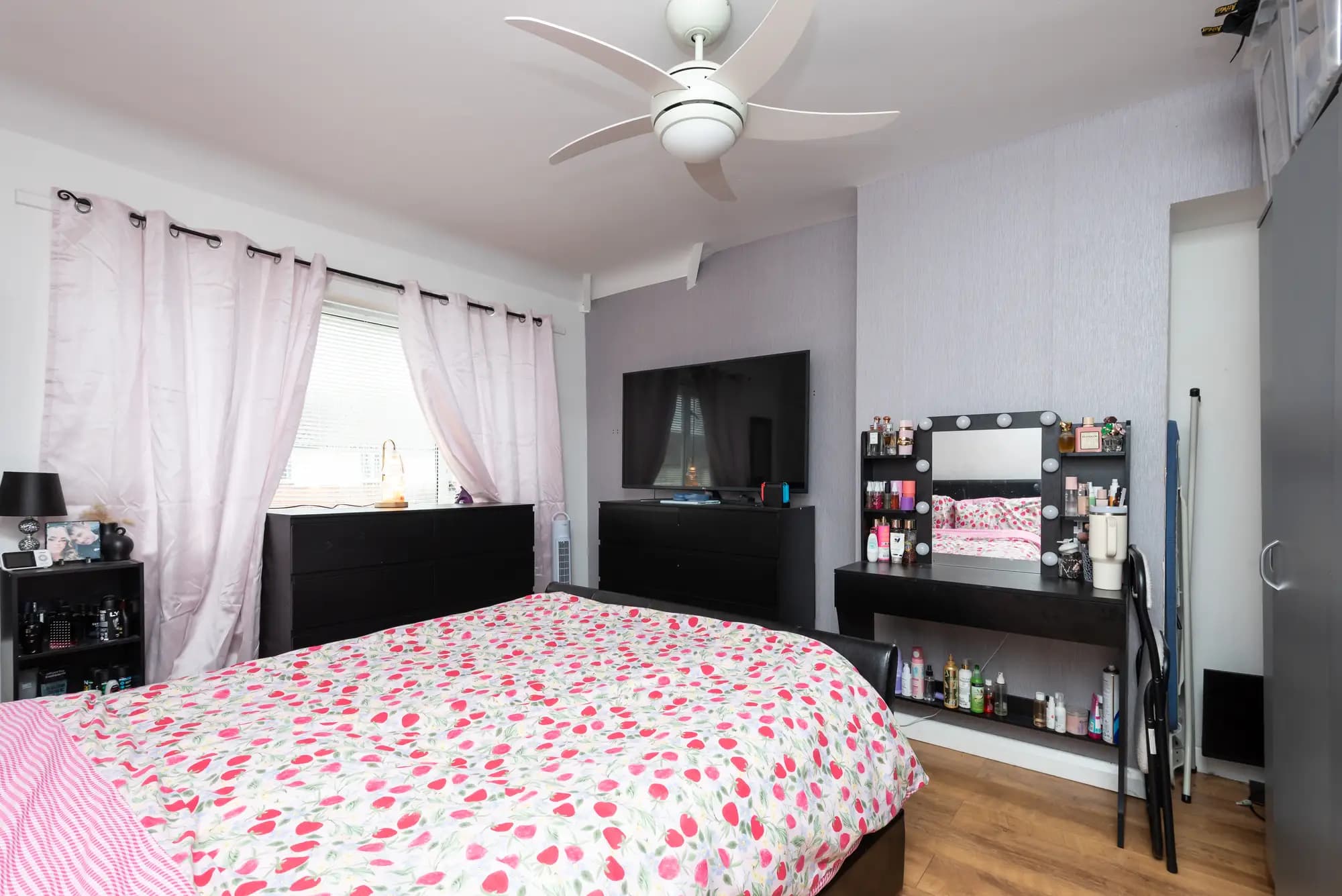 property photo 18 of 27