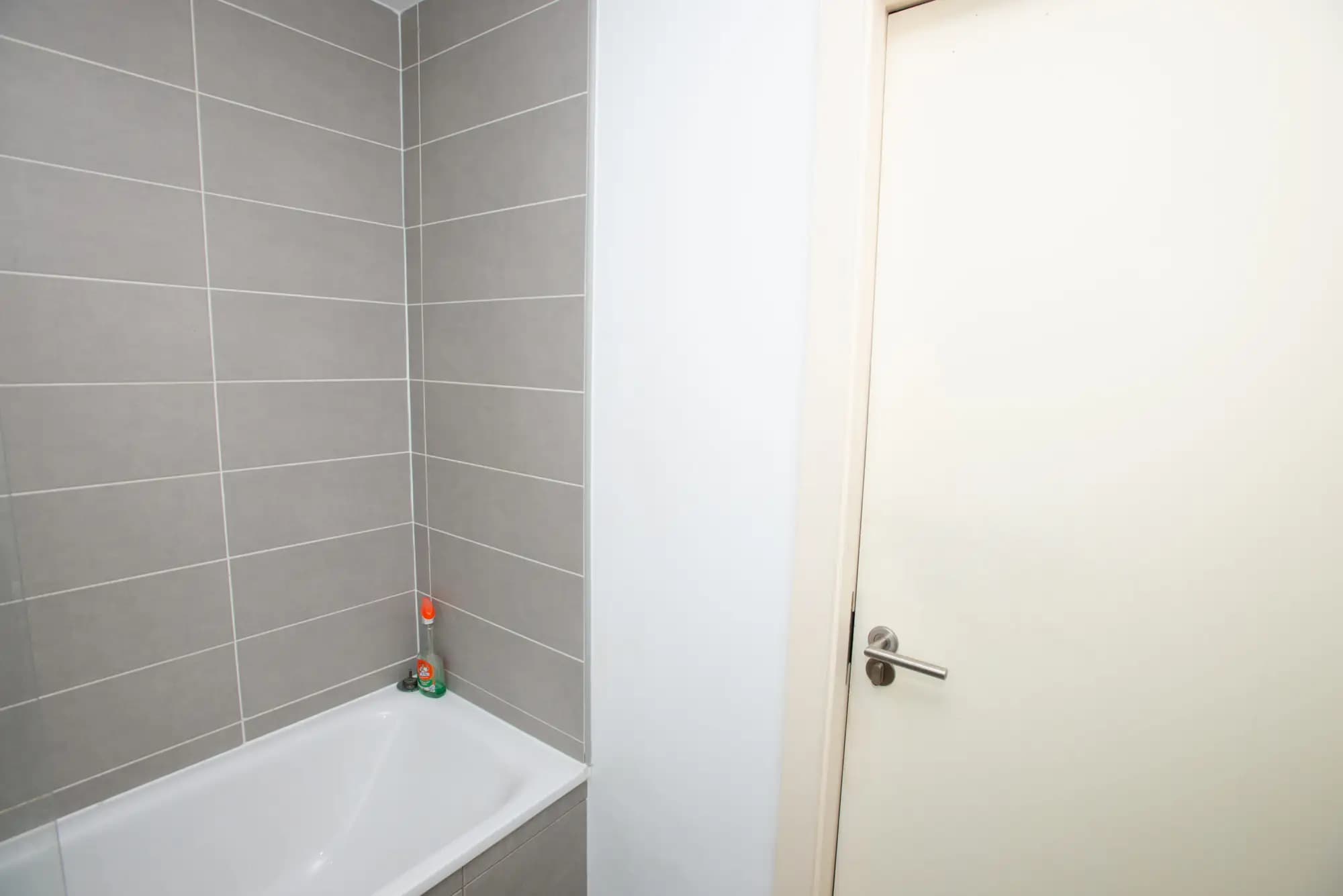 property photo 9 of 23