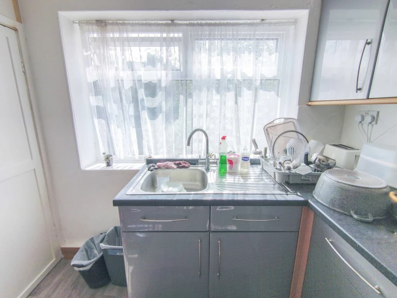 property photo 6 of 17