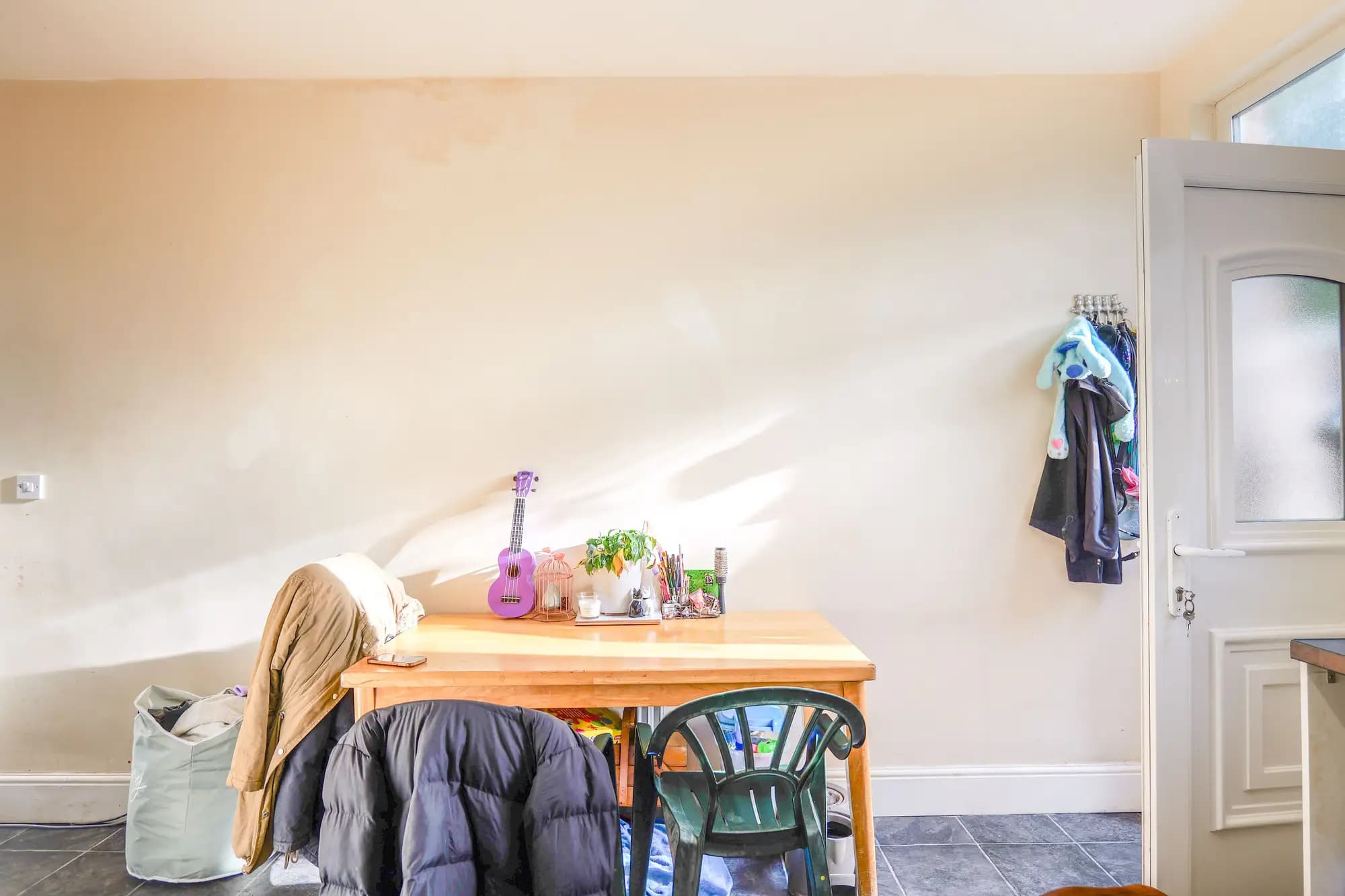 property photo 5 of 18