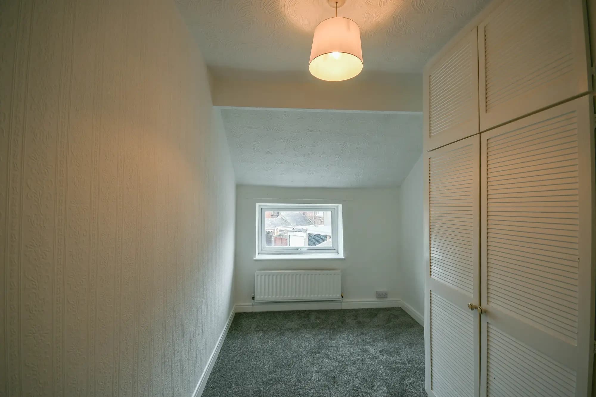 property photo 11 of 20
