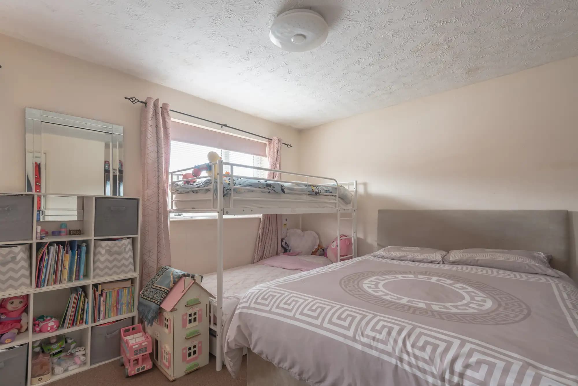 property photo 11 of 16