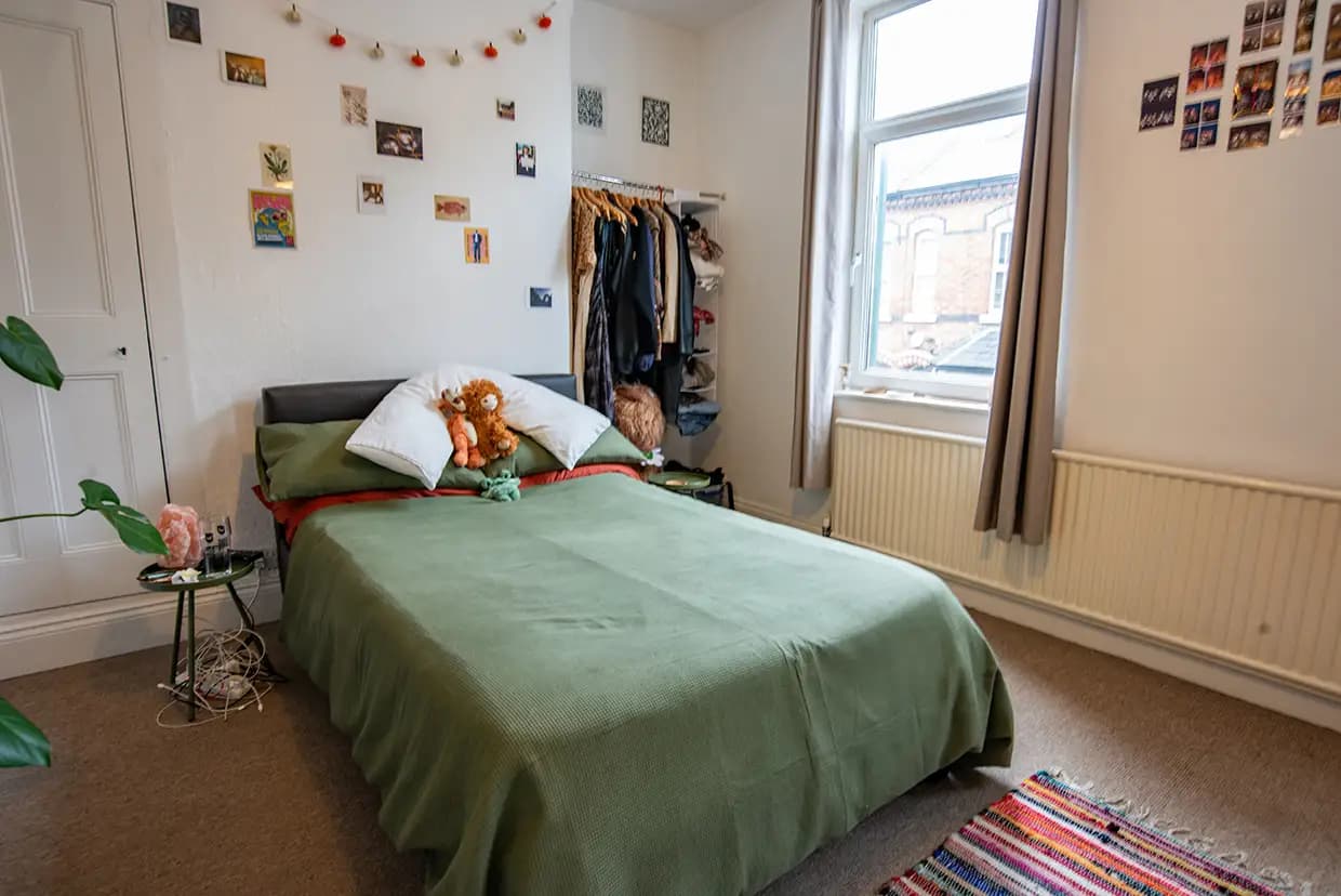 property photo 10 of 16