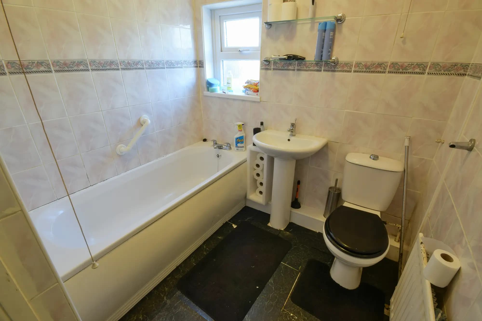 property photo 6 of 18