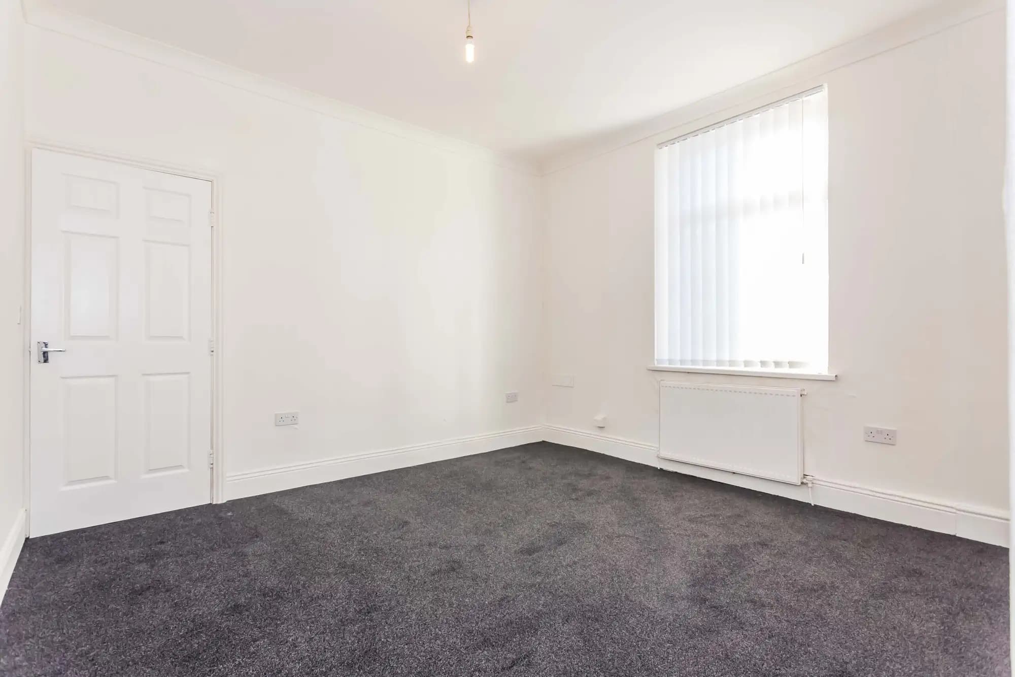 property photo 9 of 18