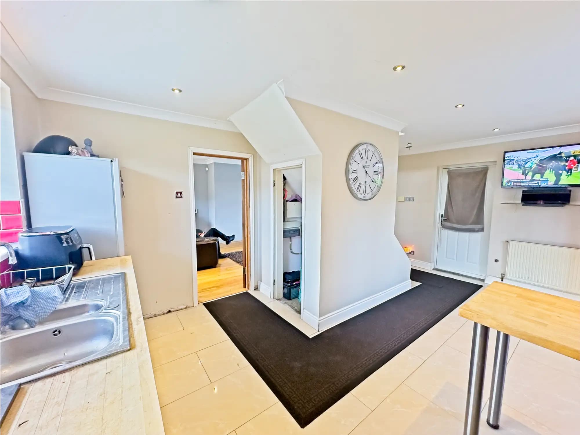 property photo 11 of 37