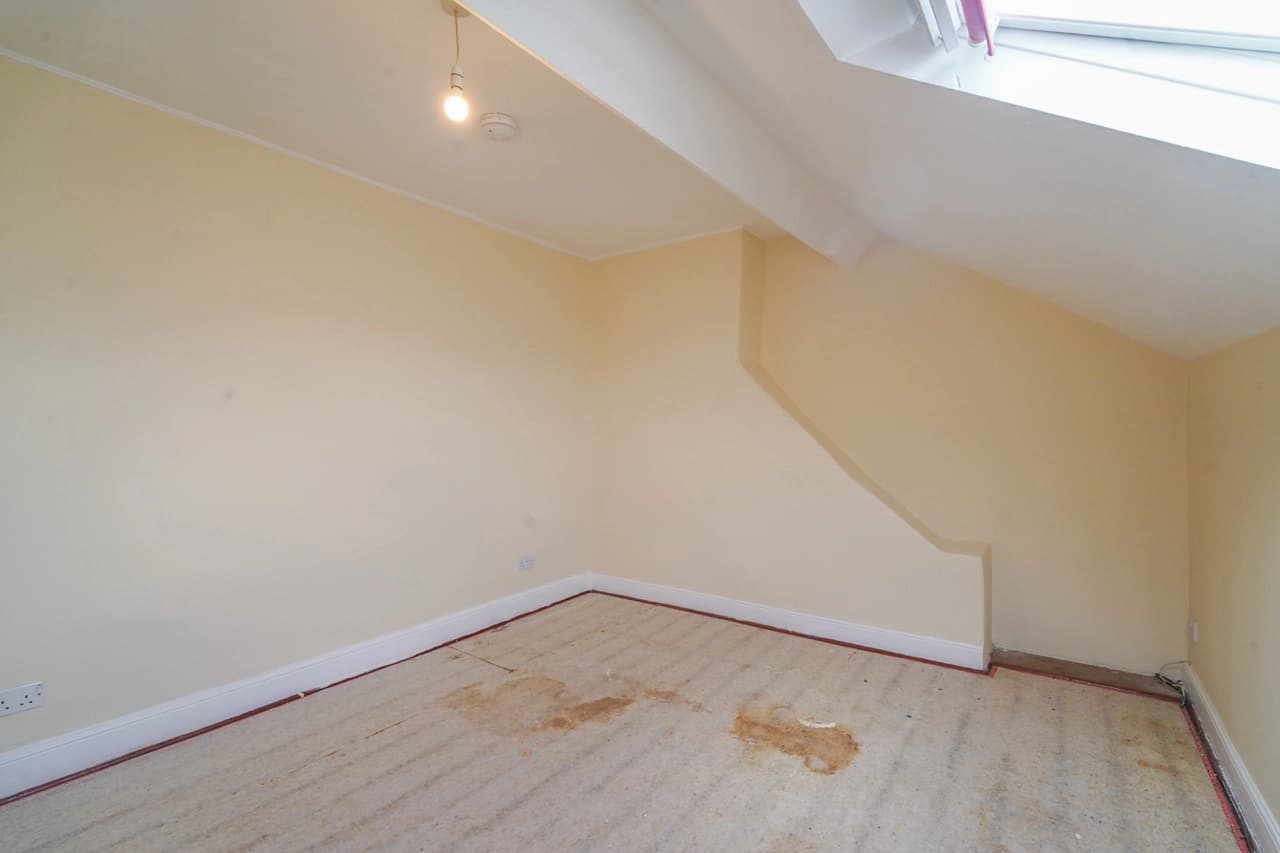 property photo 11 of 19