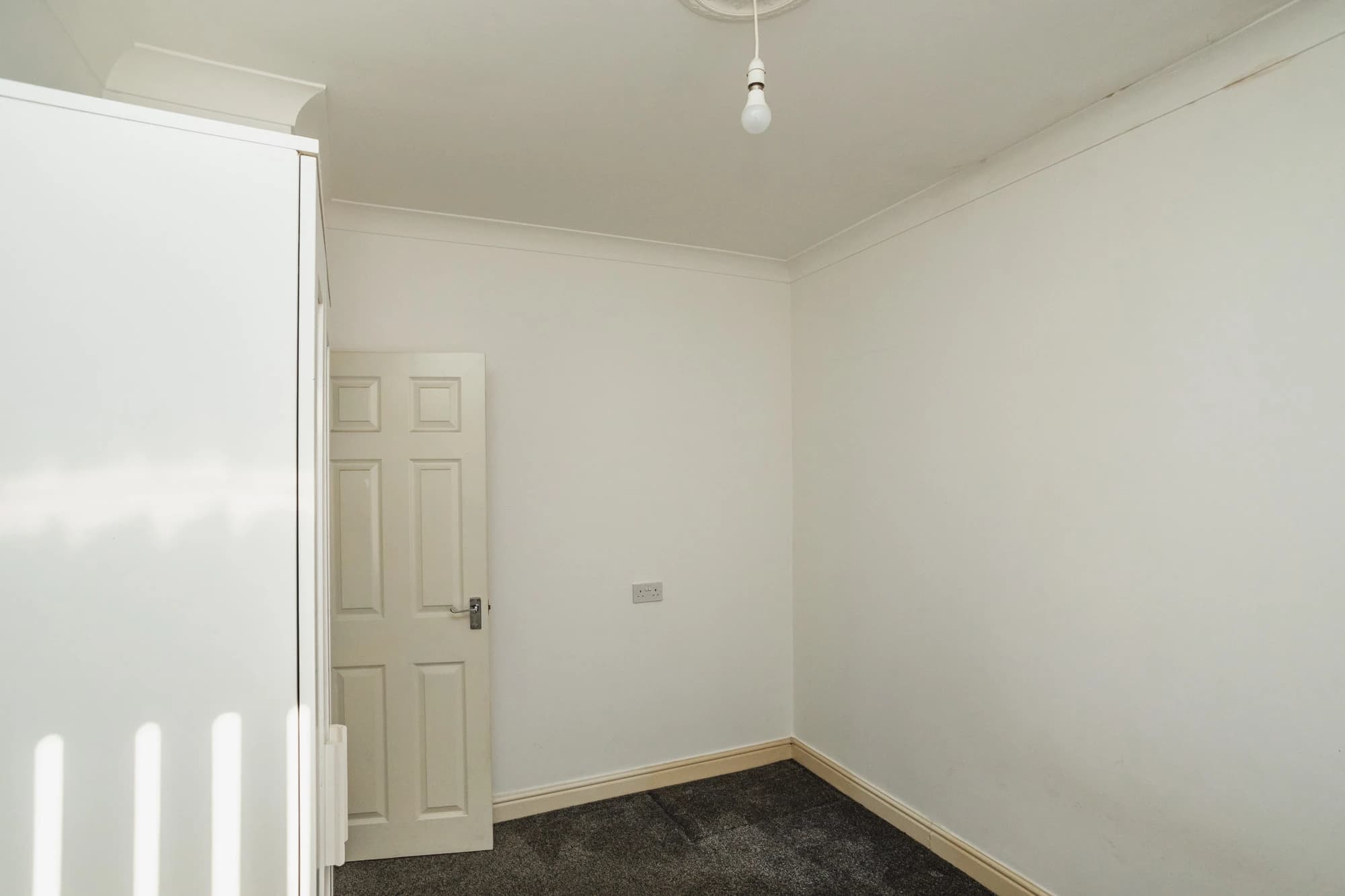 property photo 16 of 28