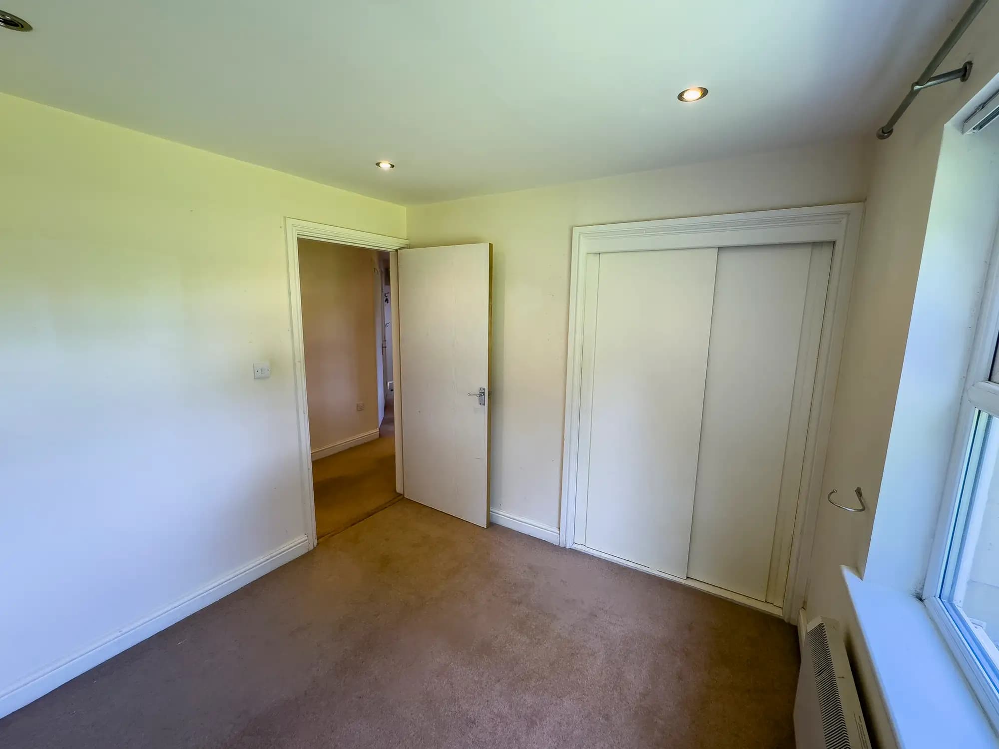 property photo 15 of 25
