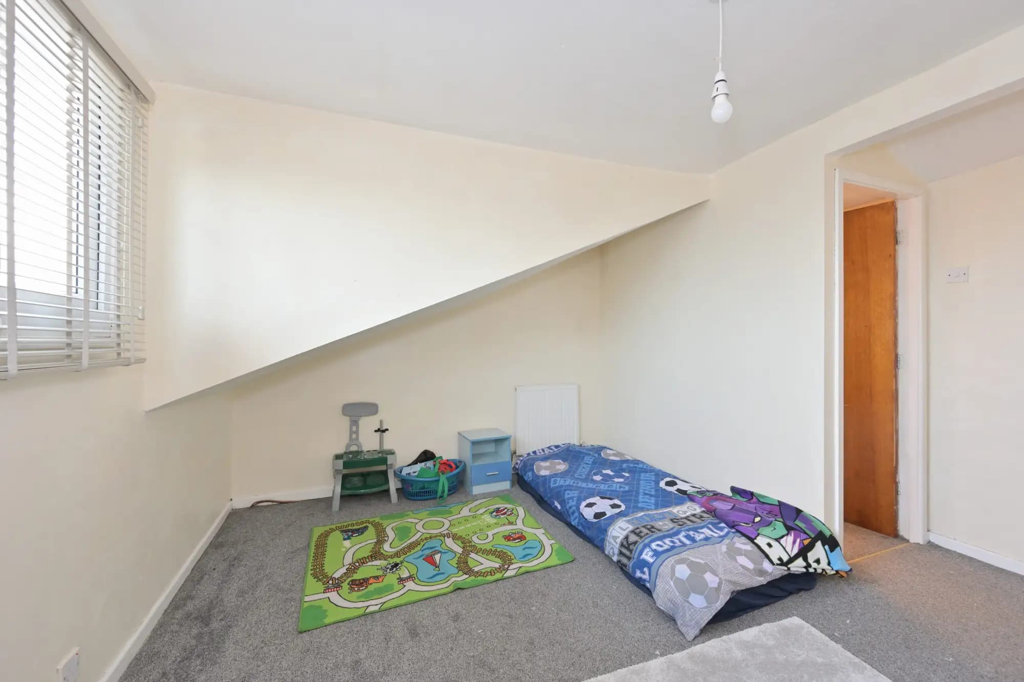 property photo 16 of 19
