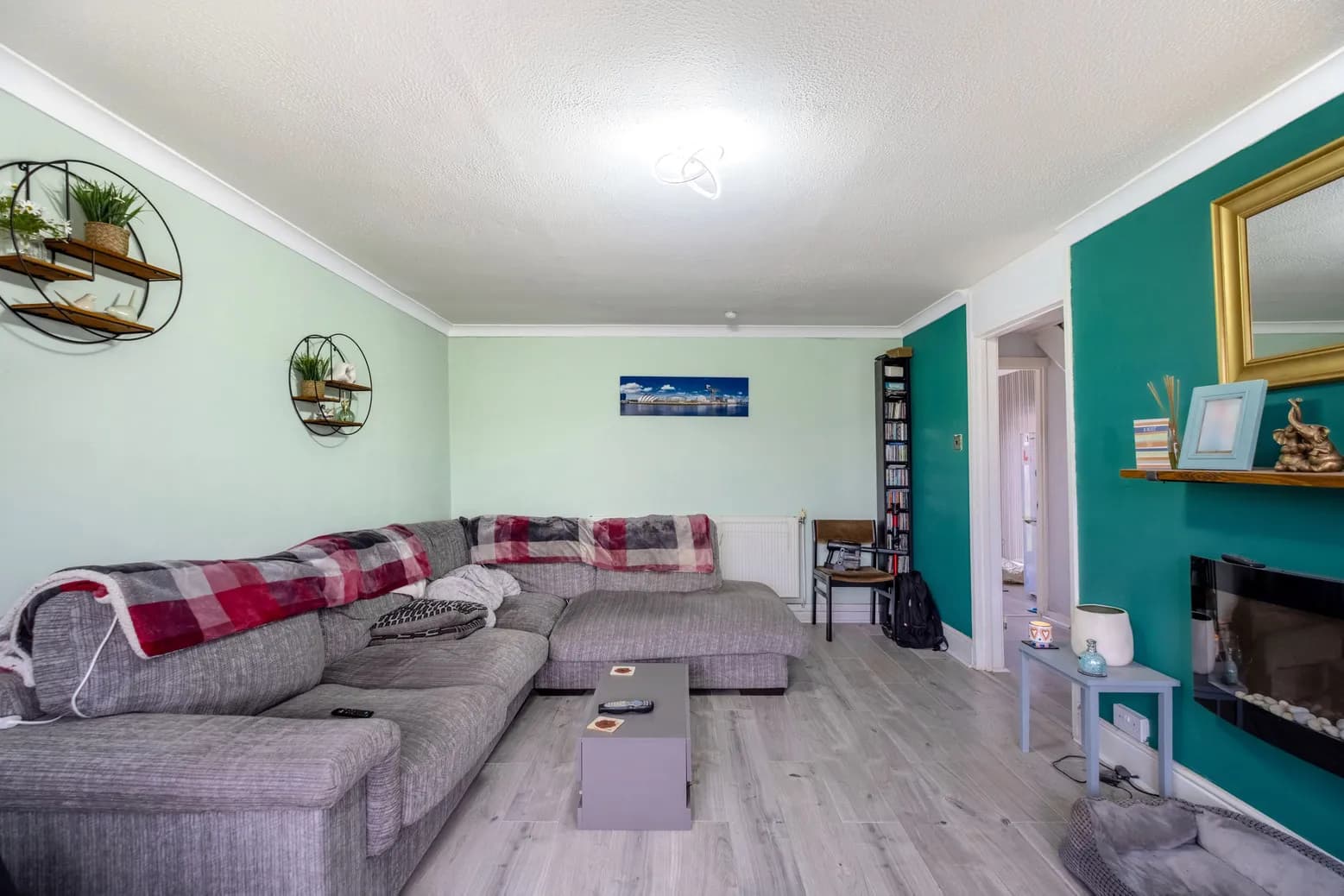 property photo 4 of 17