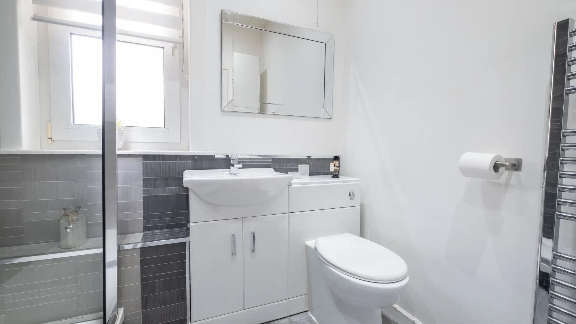 property photo 10 of 25