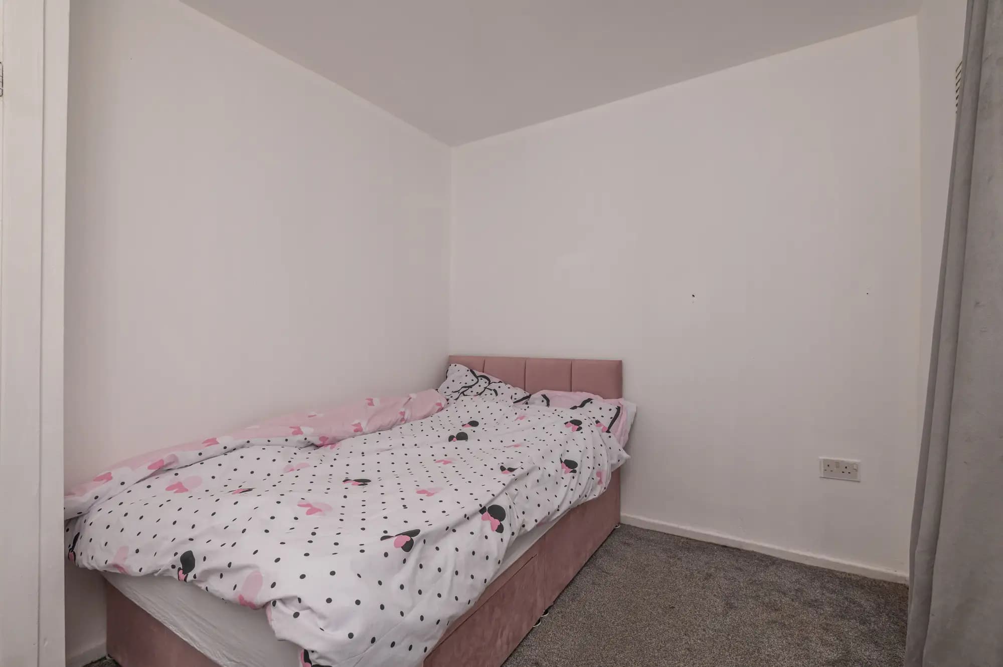 property photo 8 of 22