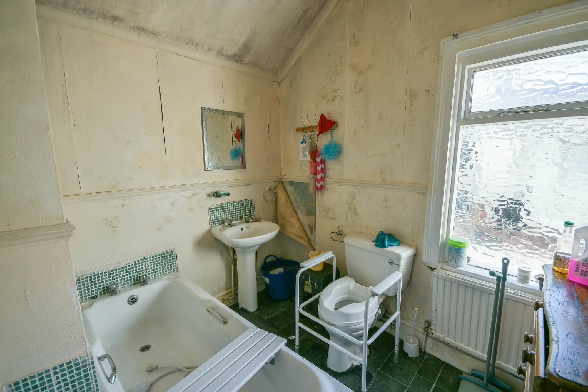 property photo 9 of 21