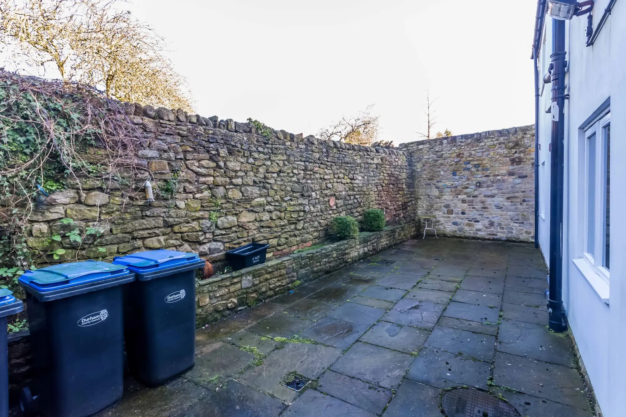 property photo 11 of 14