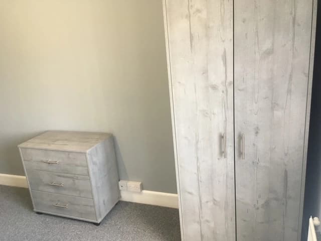 property photo 17 of 40
