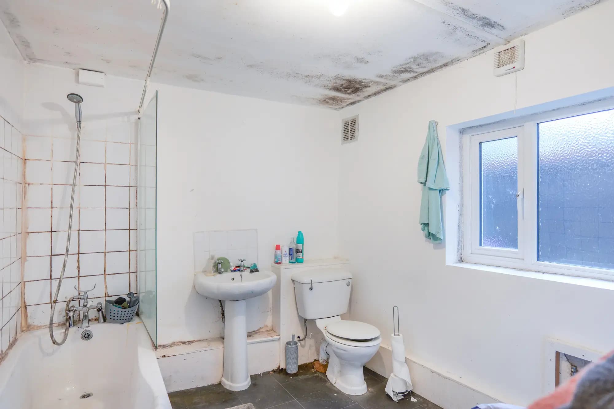 property photo 7 of 14