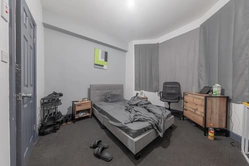 property photo 13 of 17