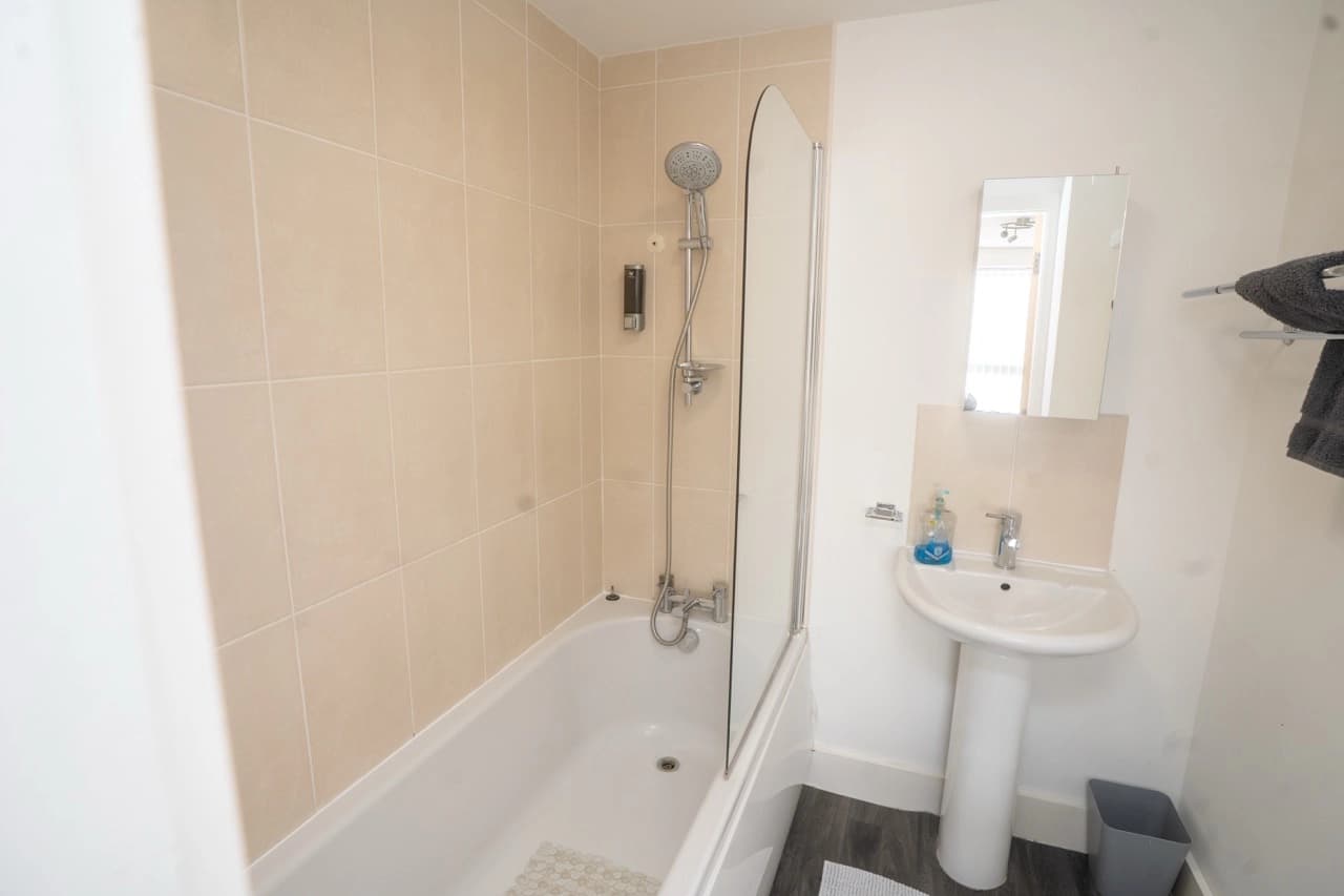 property photo 8 of 24