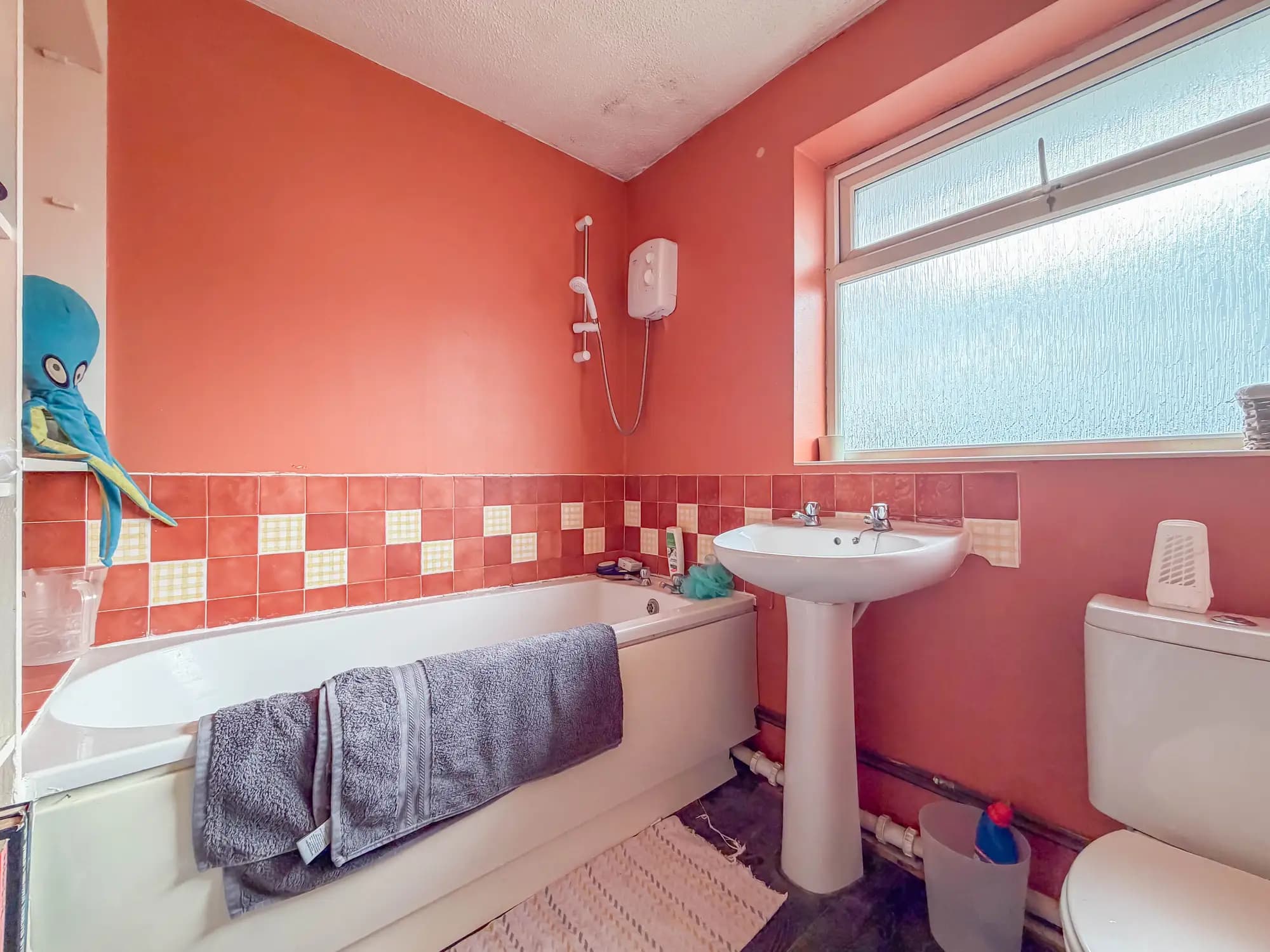property photo 10 of 19
