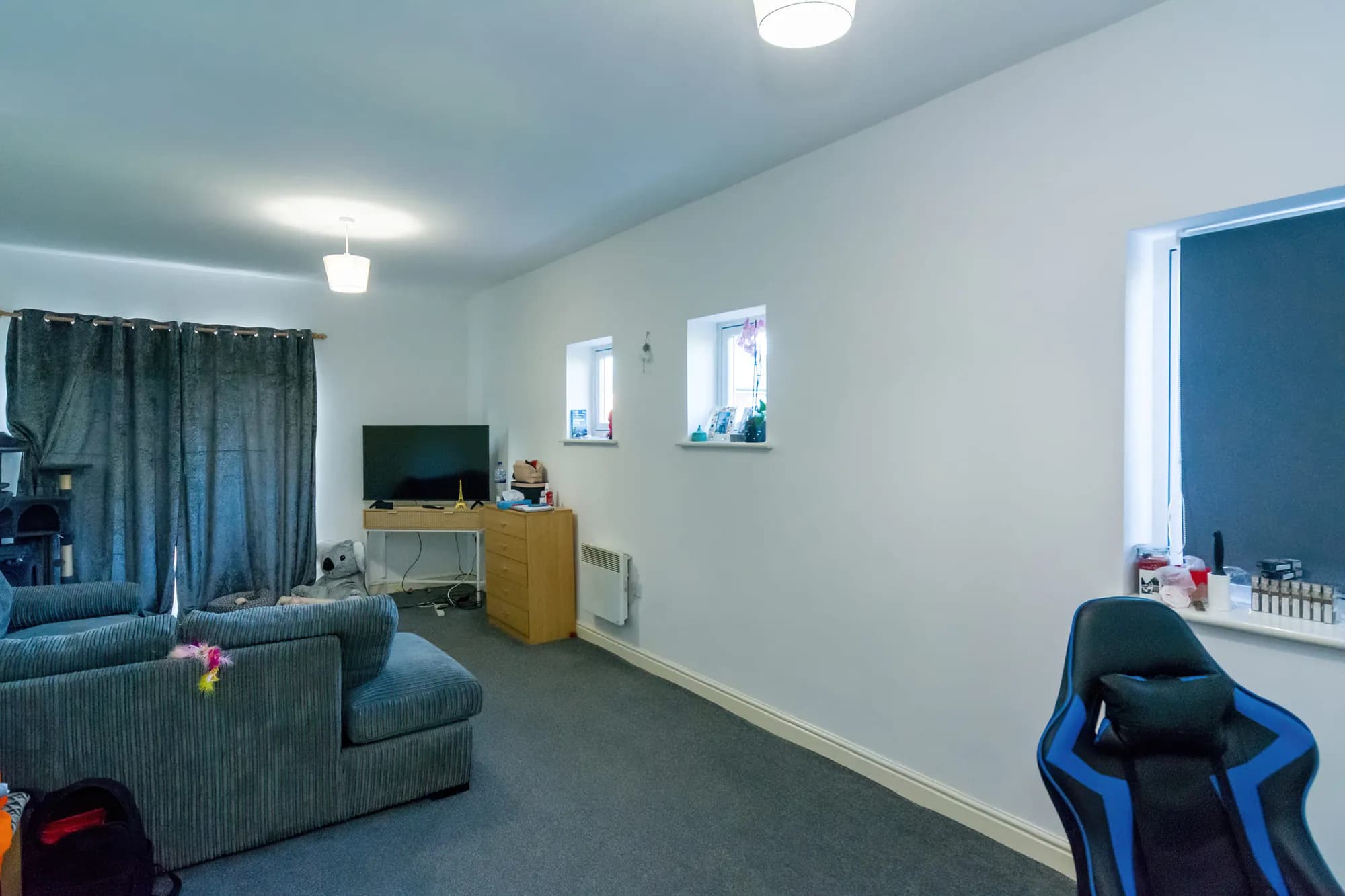 property photo 4 of 16