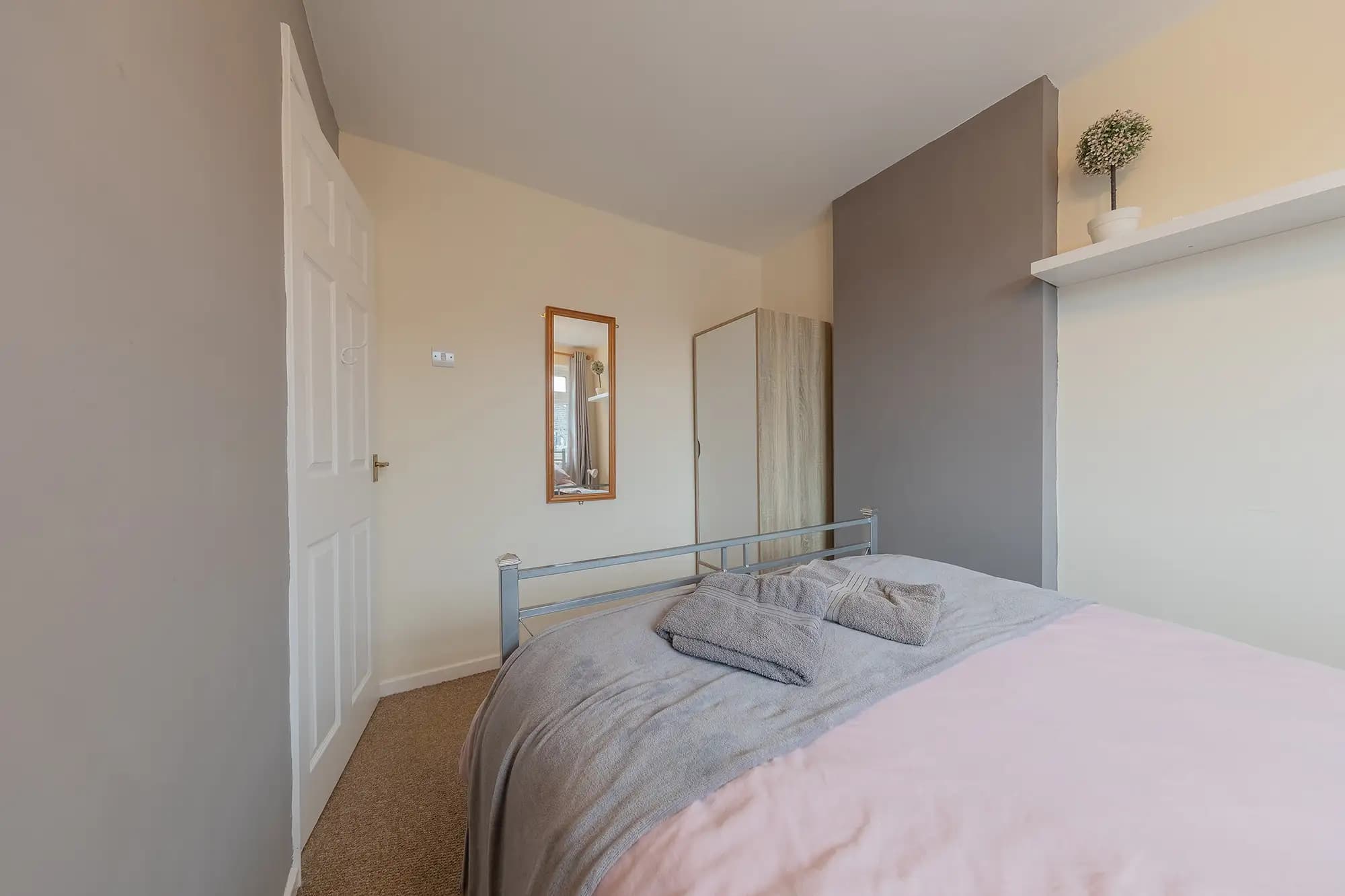 property photo 16 of 32