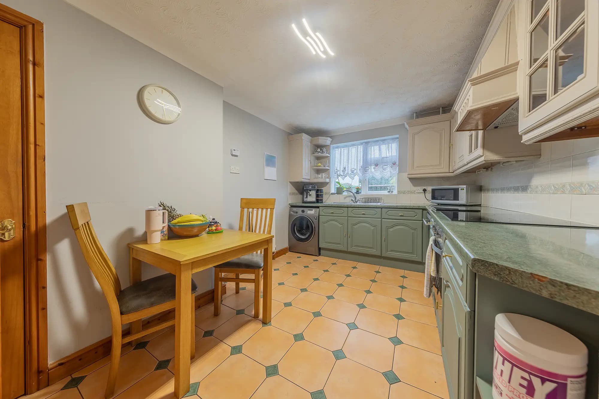 property photo 7 of 27